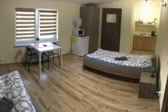 Noclegi-Brzeziny-Greys-Pokoj-A4-1