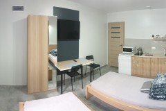 Noclegi-Brzeziny-Greys-Pokoj-parter-5-3