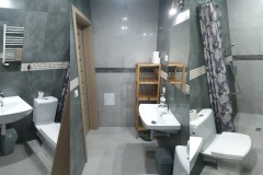 Noclegi-Brzeziny-Greys-Pokoj-parter-5-8